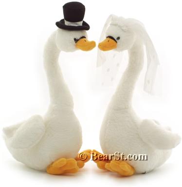 Gund Bride and Groom Swans